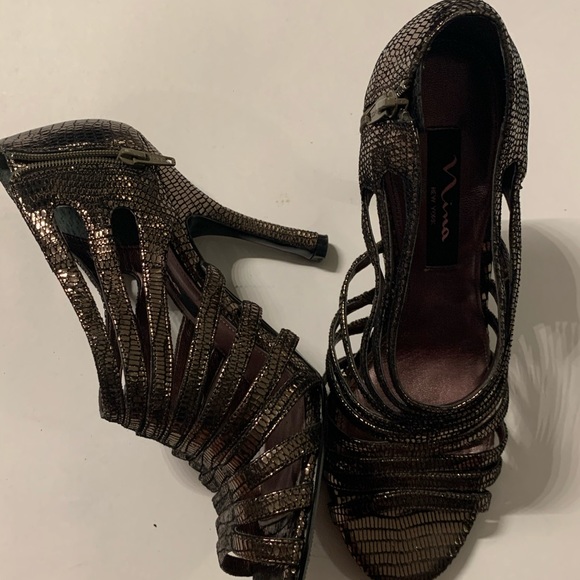 Nima strappy heels gold and black - Picture 2 of 4